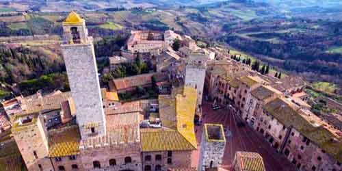 Panoramic photo of San Gimignano in Italy