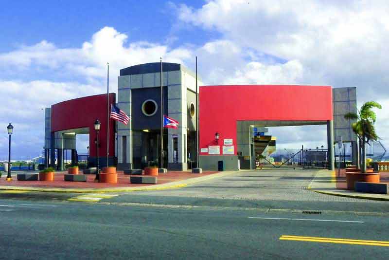 Photo of Pier 4 and Terminal in San Juan (Puerto Rico)