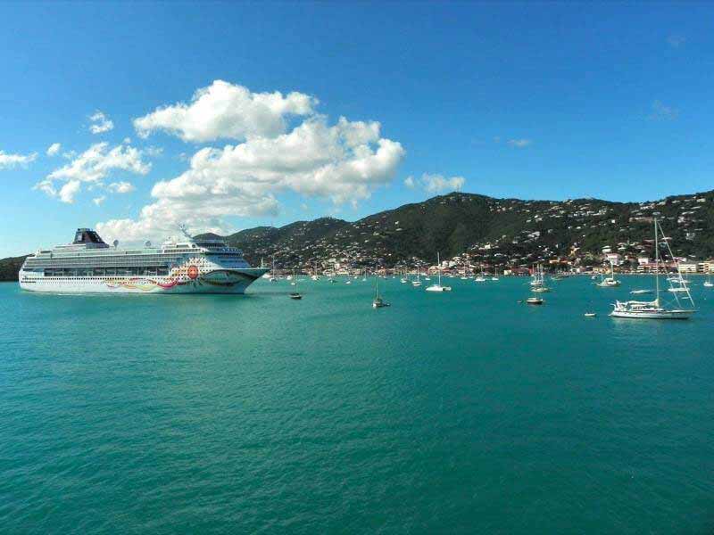 Photo of cruise ship Anchoring in St Thomas