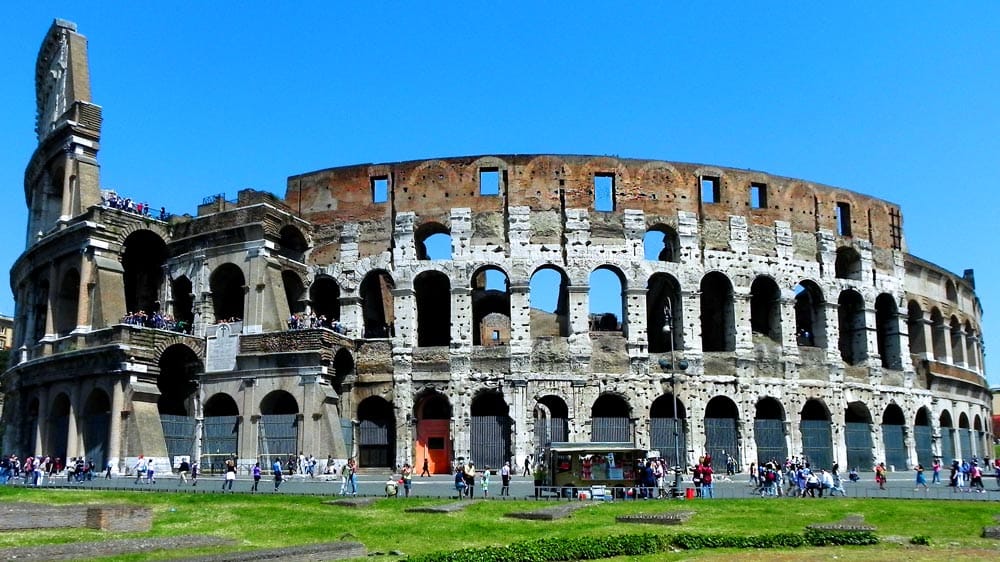 Photo by IQCruising of the Coliseum in Rome