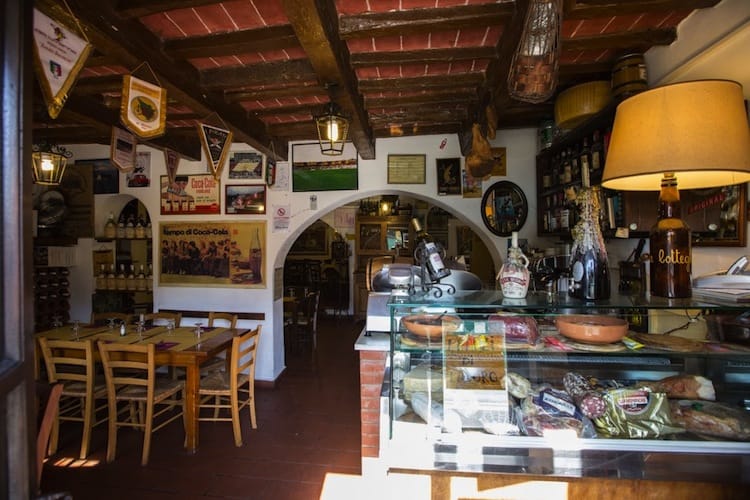 Photo of the interior of Restaurant Trattoria La Botteghinain Livorno