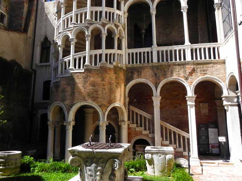 Photo of Palazzo Contarini Del Bovolo in Venice.