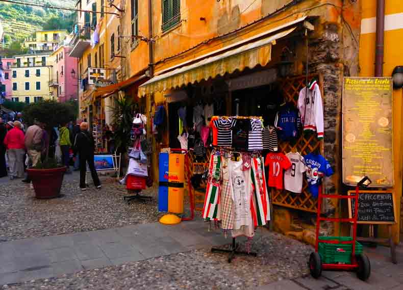 Vernazza,Cinque Terra Florence Livorno Cruise Port Destination Photo of Vernazza, Cinque Terra, Livorno Cruise Port Destination