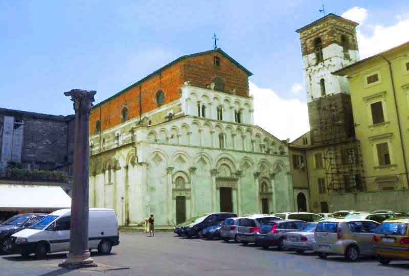 Photo of Santa Maria Foris Portam (Church of St. Mary Foris Portam) in Lucca