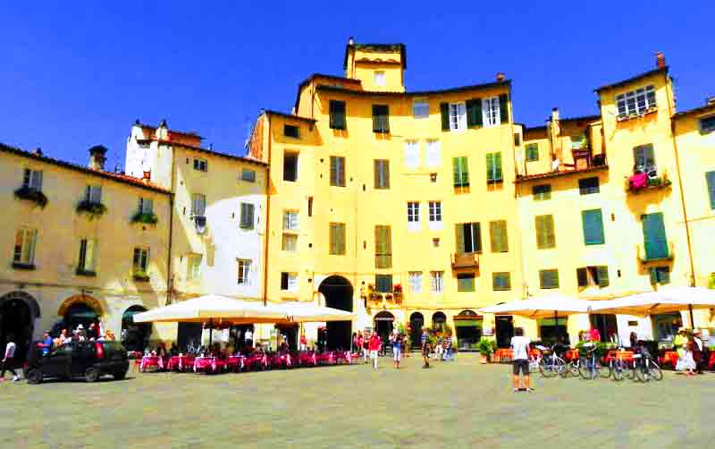 Photo of Piazza Anfiteatro (Amphitheater Square) in Lucca