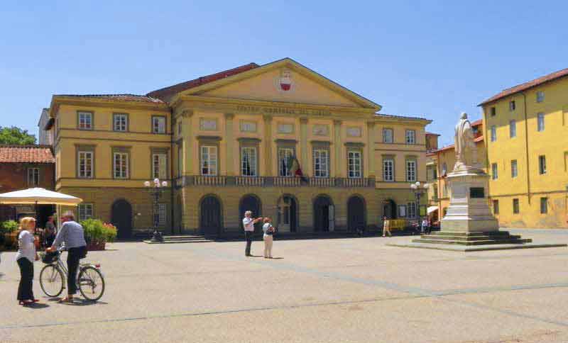 Photo of Teatro del Giglio (Giglio Theatre) in Lucca