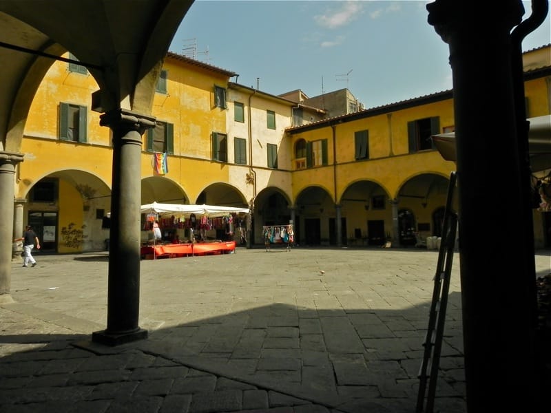 Piazza delle Vettovaglie Pisa Destination of Livorno Cruise Port Photo of Piazza delle Vettovaglie Pisa, Tuscany, Italy