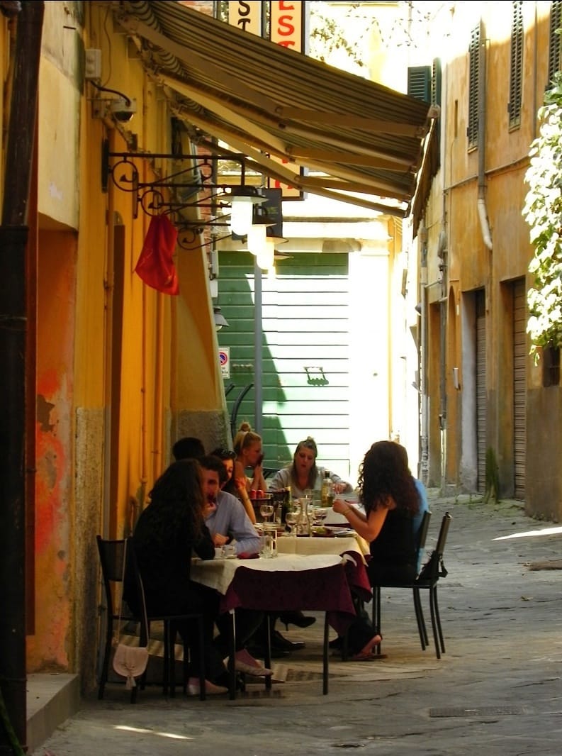 Photo of lunch al fesco in Pisa, Tuscany, Italy