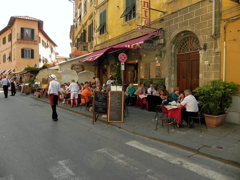 Photo of lunch al fesco in Pisa, Tuscany, Italy