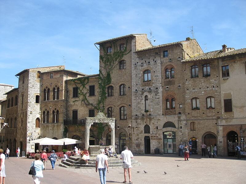 Photo of Piazza della Cisterna in San Gimignano