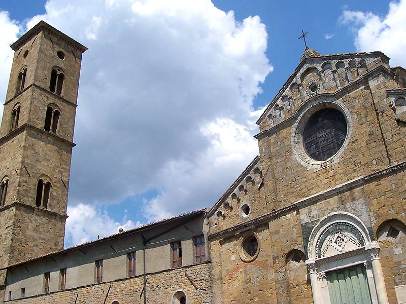 Photo of Cathedral in Volterra by Geobia (Creative Commons)