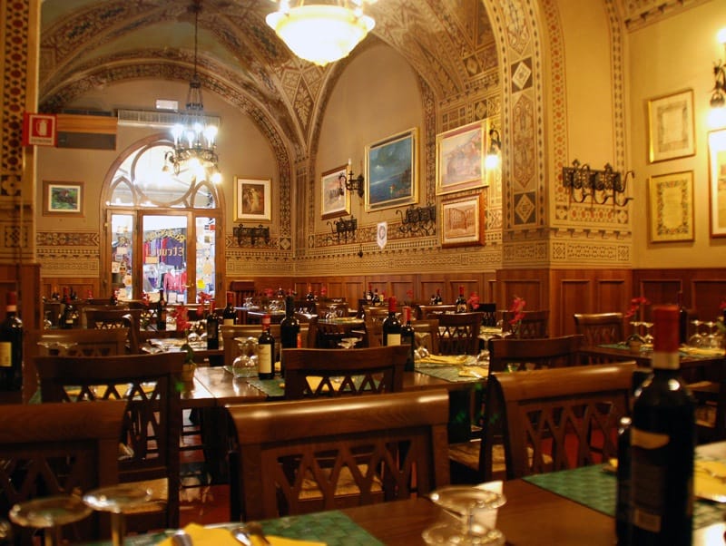 Photo of the interior of the Ristorante Etruria in Volterra