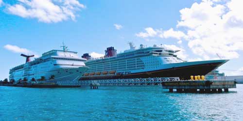 Photo of Ships in Port Nassau