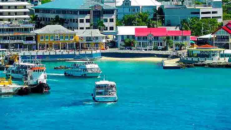 Photo of the George Town harbor in Grand Cayman cruise port