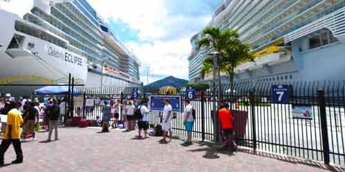 Photo of ships docked in Crown Bay in St Thomas (Charlotte Amalie) 