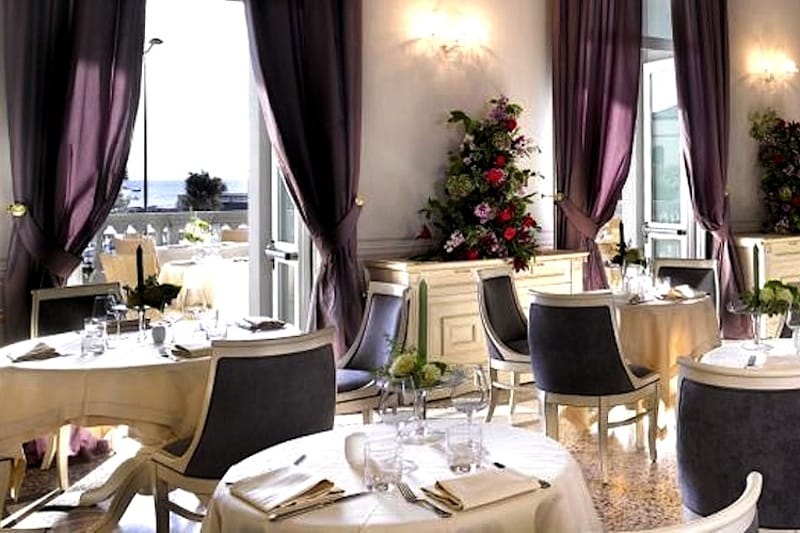 Photo of the Interior of the Restaurant Hotel Palazzo in Livorno