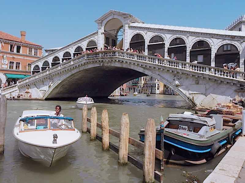 Photo of Rialto Bridge in Venice.