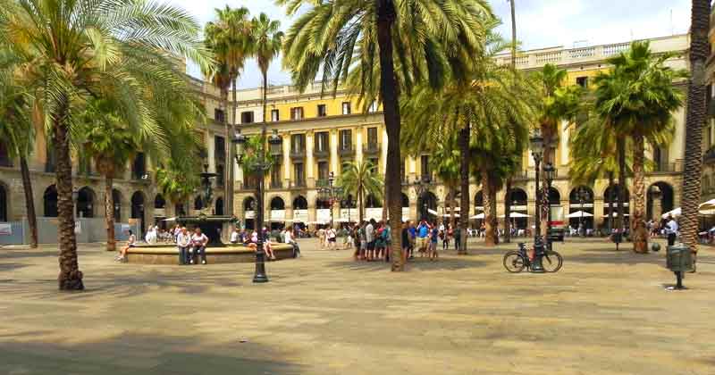 Plaça Reial, Barcelona Photo of Plaça Reial in Barcelona.