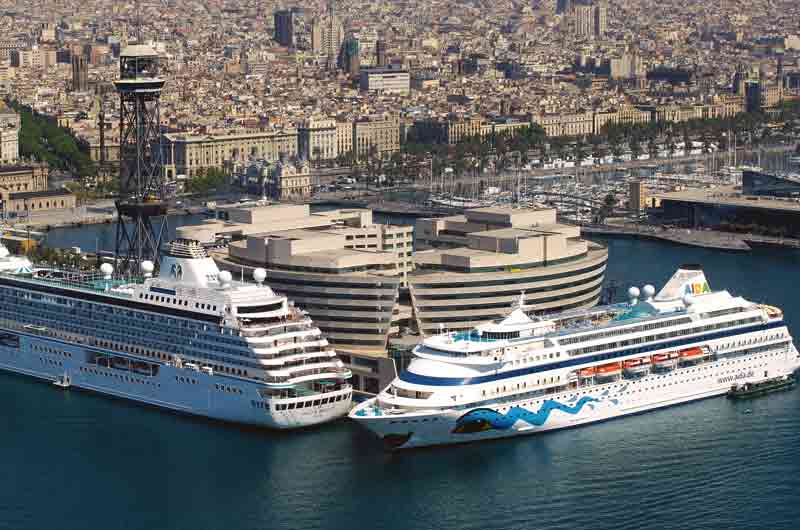 cruise ship docking in barcelona